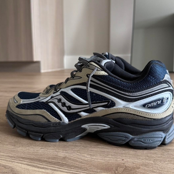 Saucony Omni 9 Men's Navy and Gray Running Shoes - Picture 2 of 4